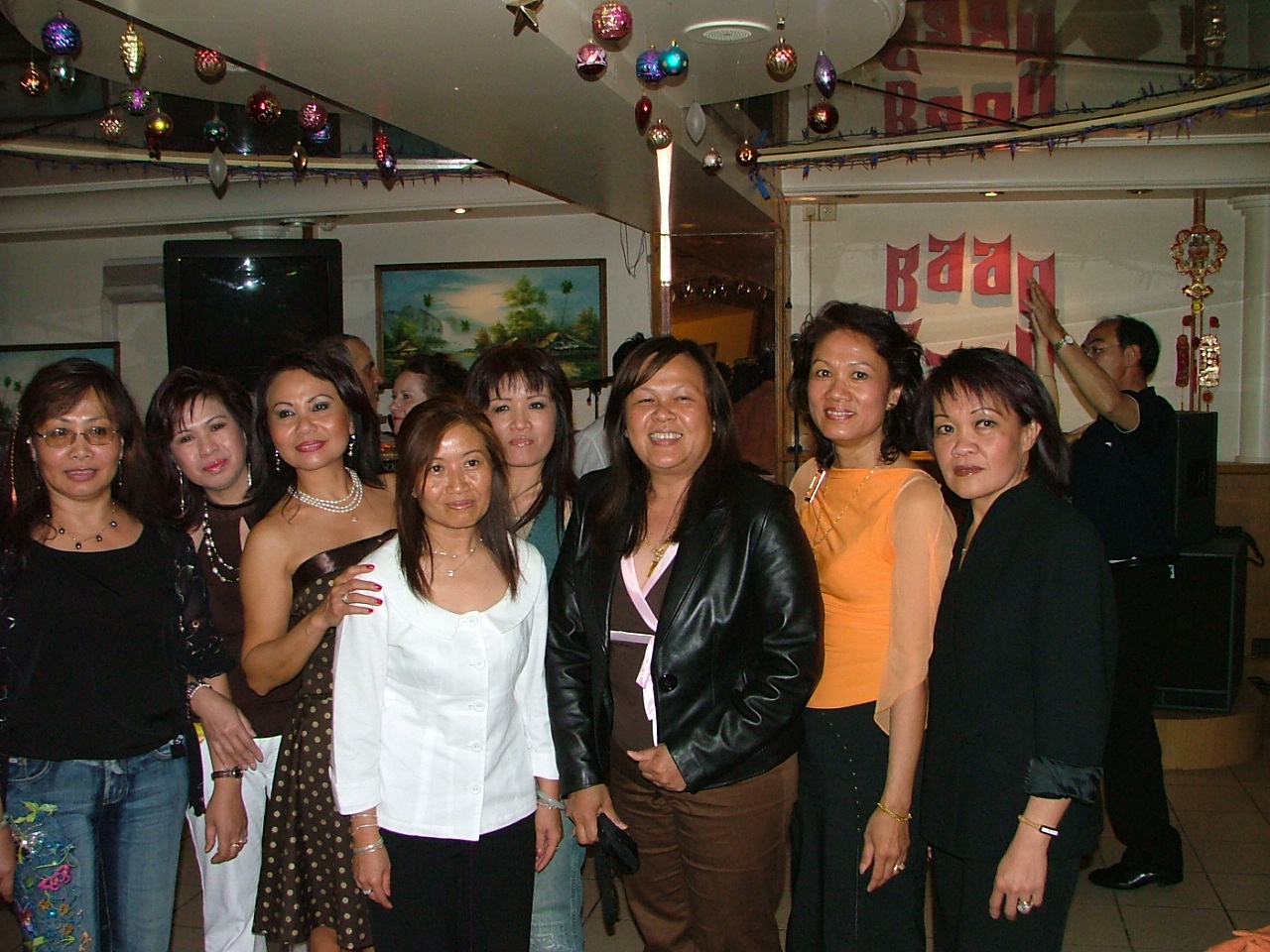 Acceuil des paltalkeurs(euses) LaoParis Admin lao2001 025.jpg